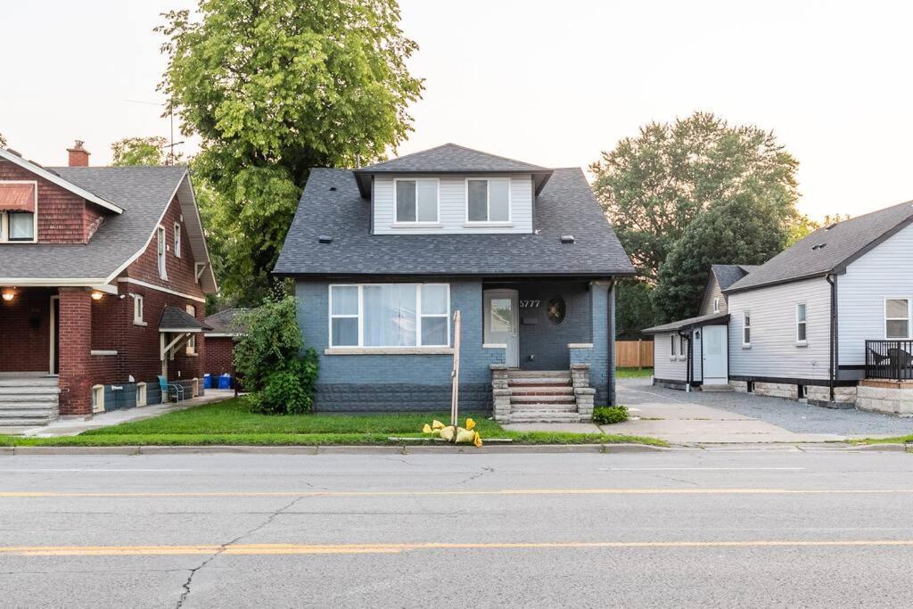 Modern House Newly Furnished 3 Mins Drive To Fall Niagara Falls Exterior foto
